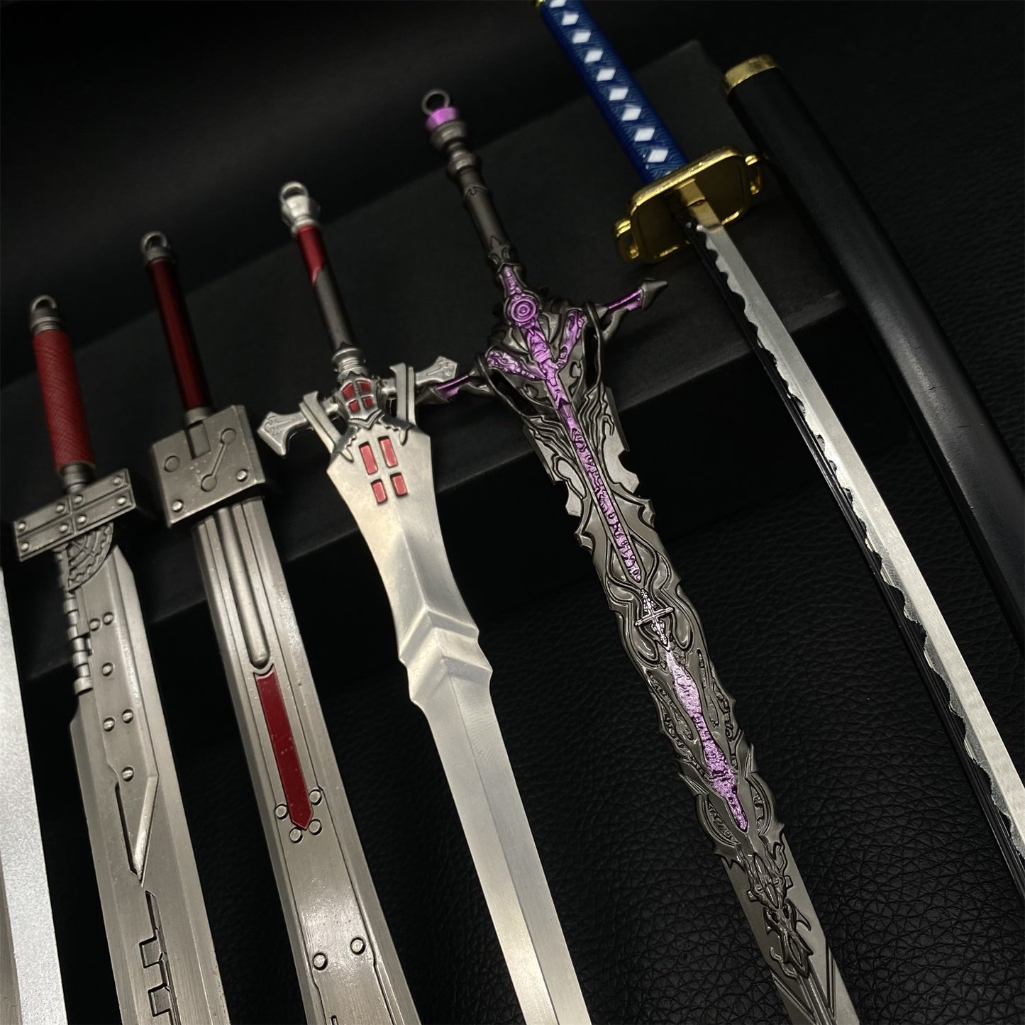 FF Series Cloud Sword Sephiroth Katana Squall Gun Blade 11 In 1 Pack