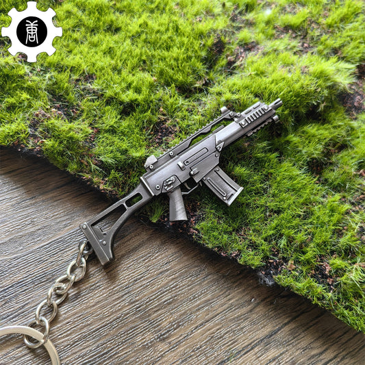 Tiny Gewehr 36C Assault Rifle Model Metal Keychain