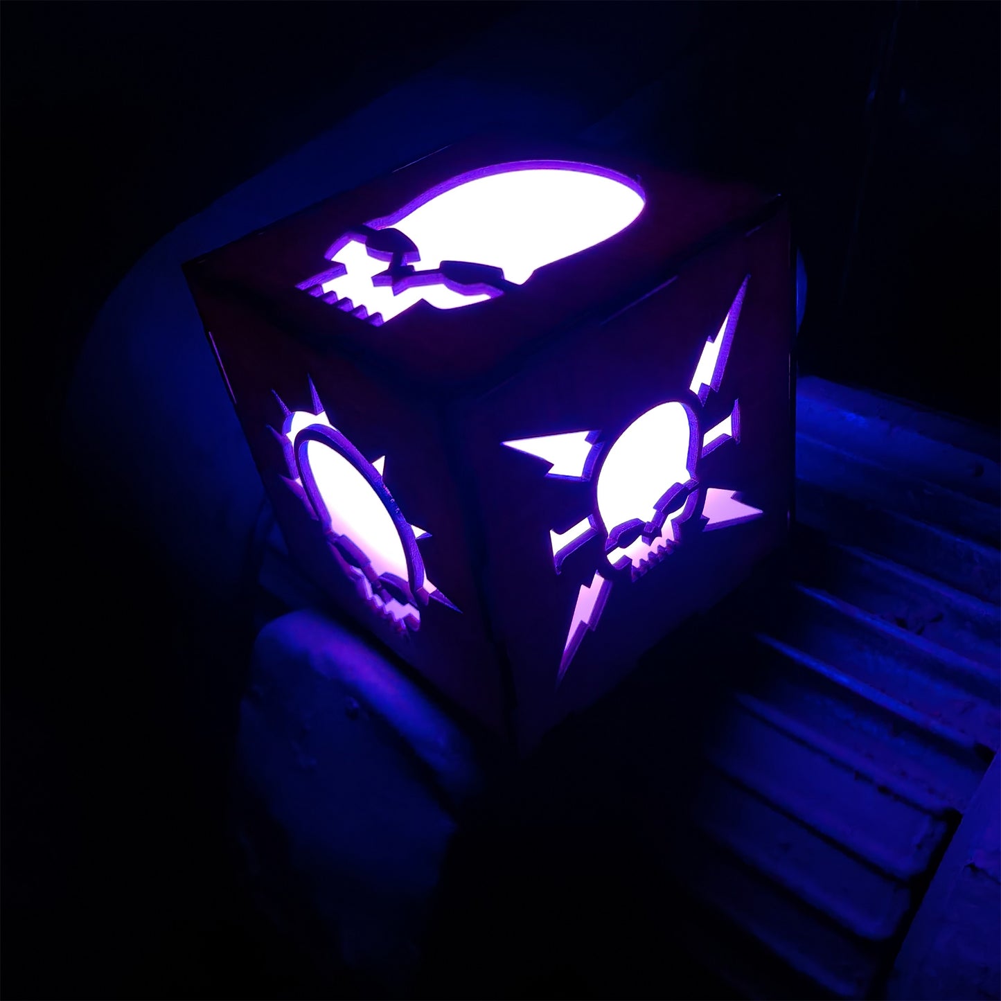 MH Skull Pattern Wood Cube Light Desk Decor