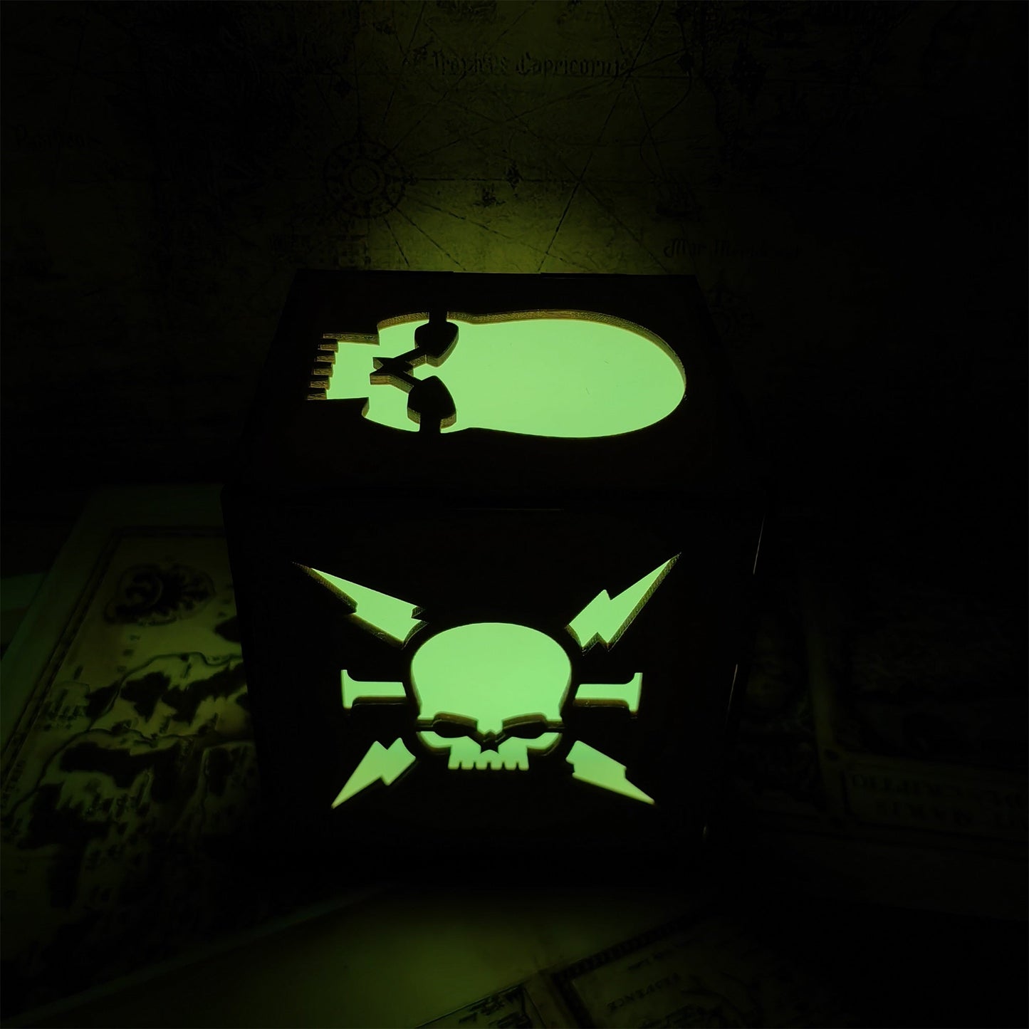 MH Skull Pattern Wood Cube Light Desk Decor