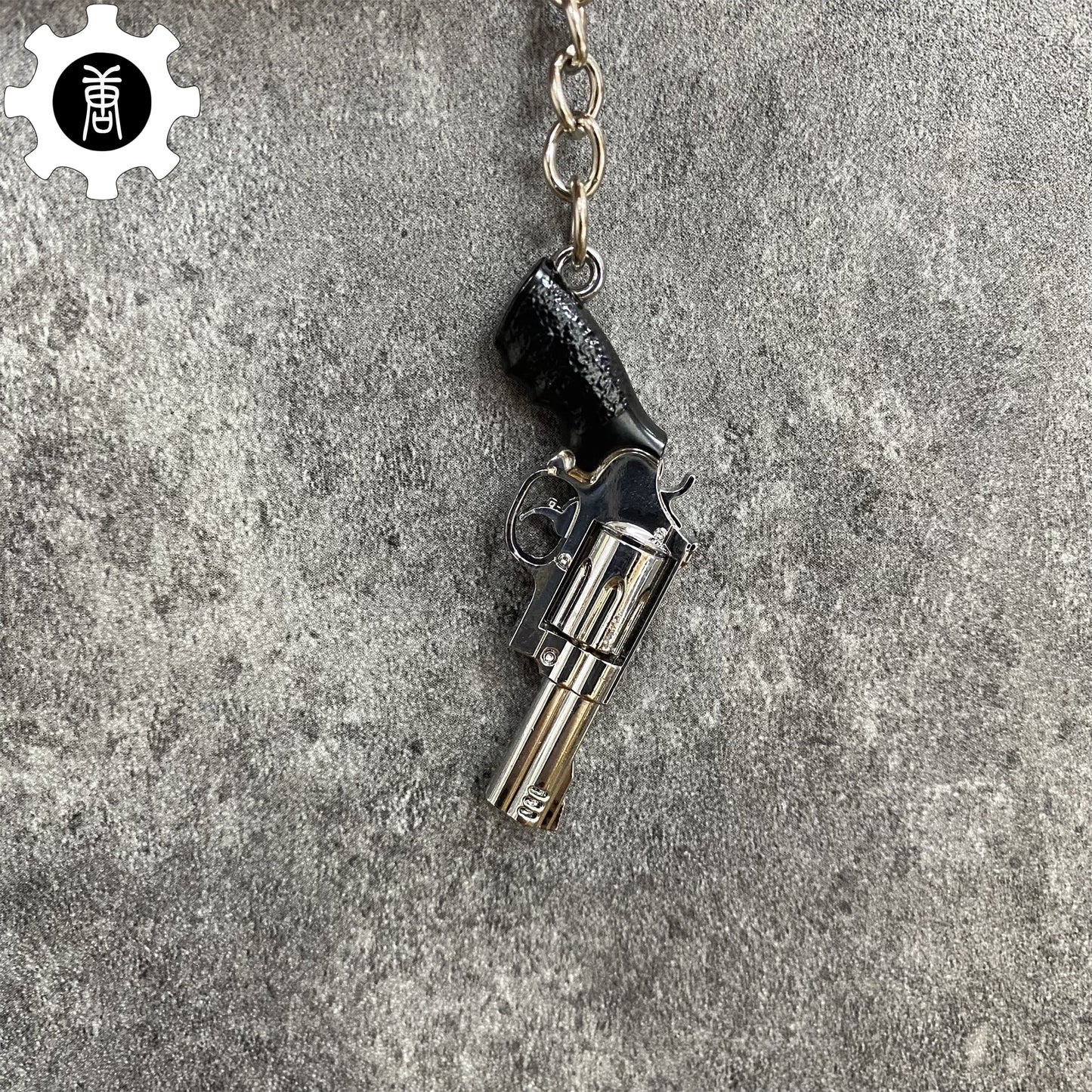 Mini Smith & Wesson Silver Model 500 Revolver Metal Keychain