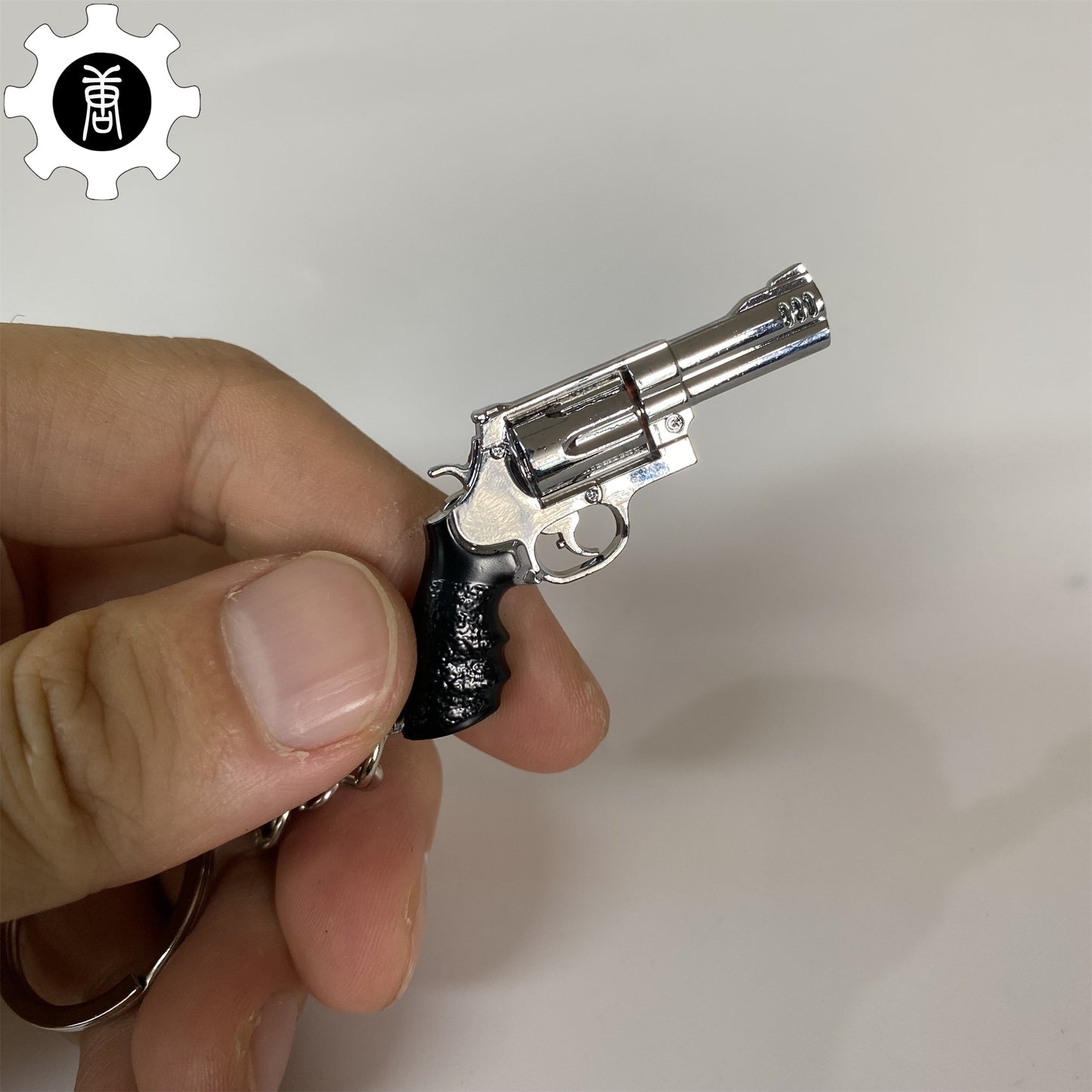 Mini Smith & Wesson Silver Model 500 Revolver Metal Keychain