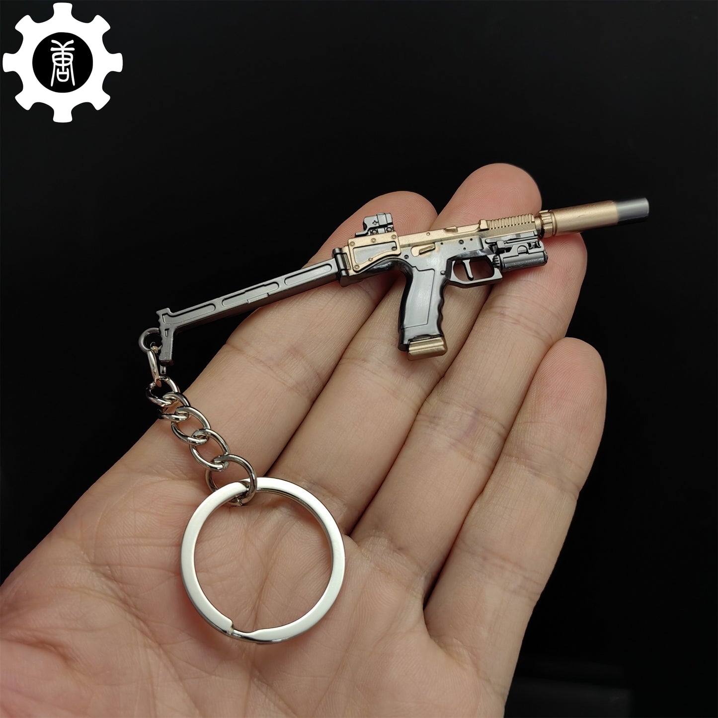 Tiny Re8 USM-AI Gun Model Metal Keychain