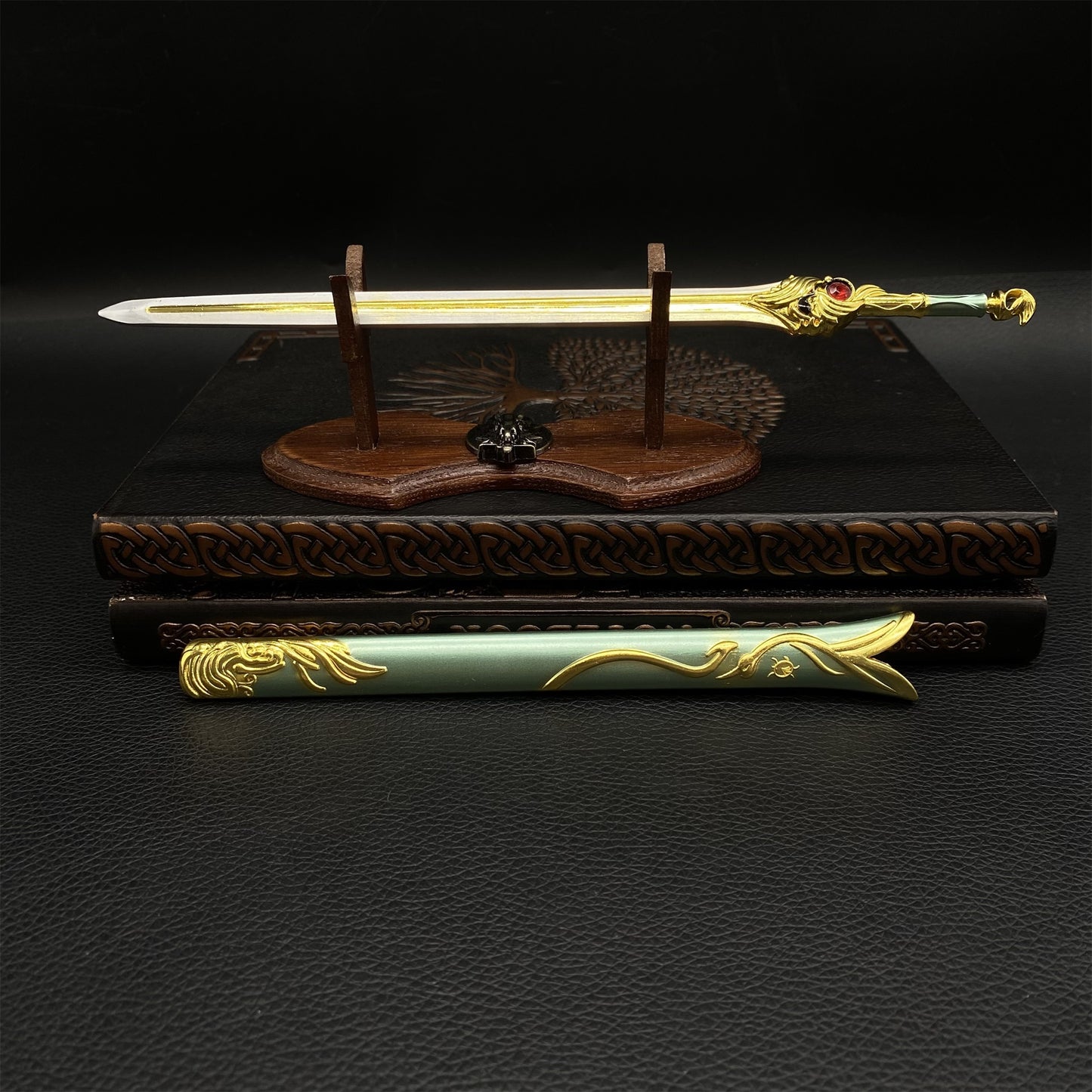 Film Peripherals Figure Ye Ding's Xuanfeng Sword Replica