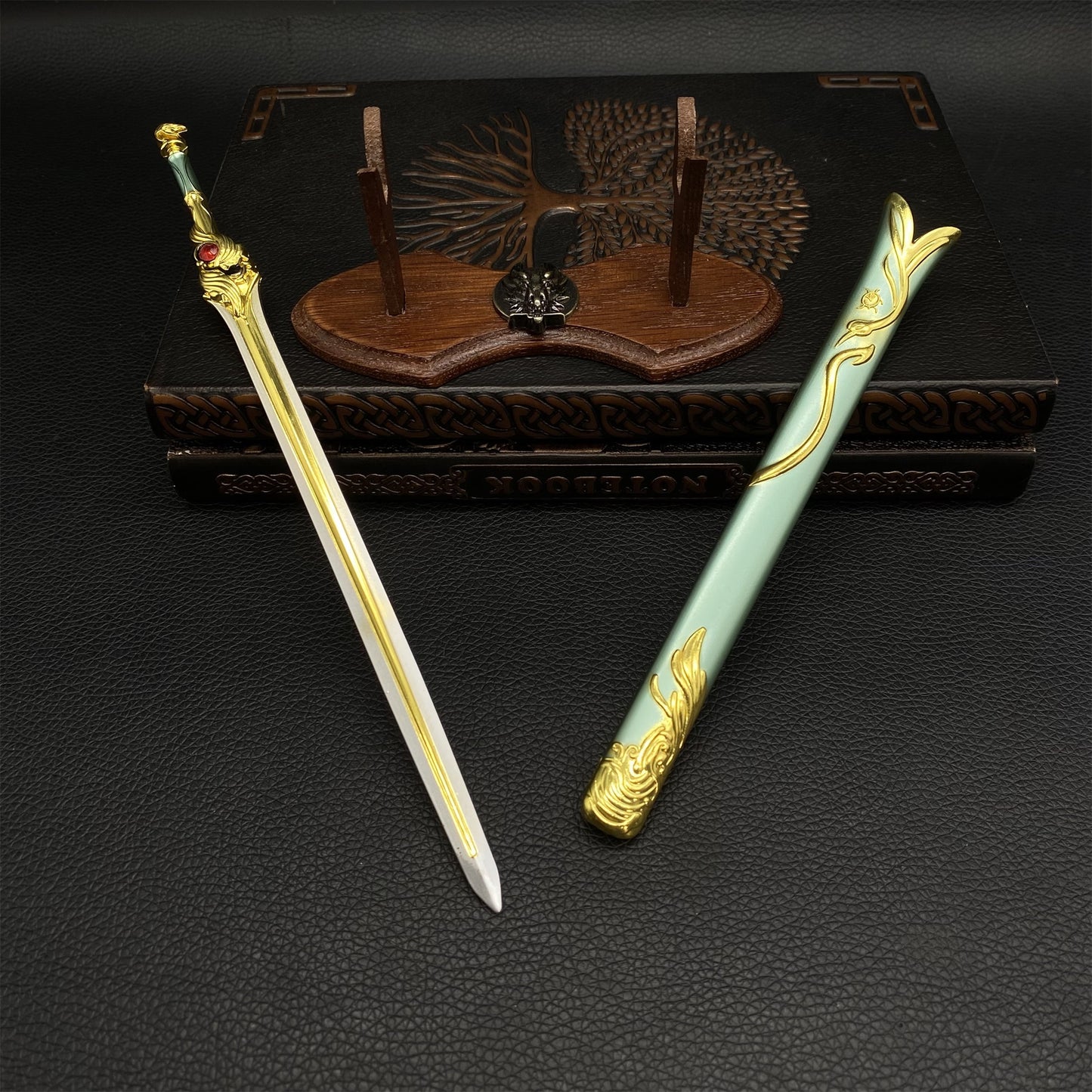 Film Peripherals Figure Ye Ding's Xuanfeng Sword Replica