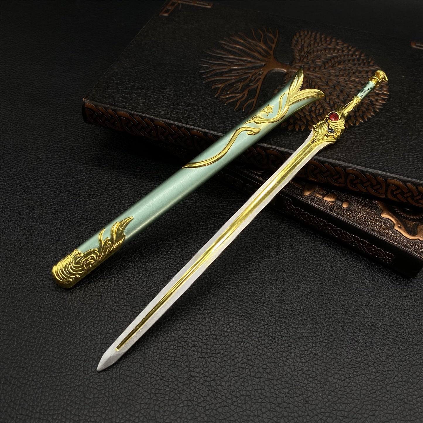 Film Peripherals Figure Ye Ding's Xuanfeng Sword Replica