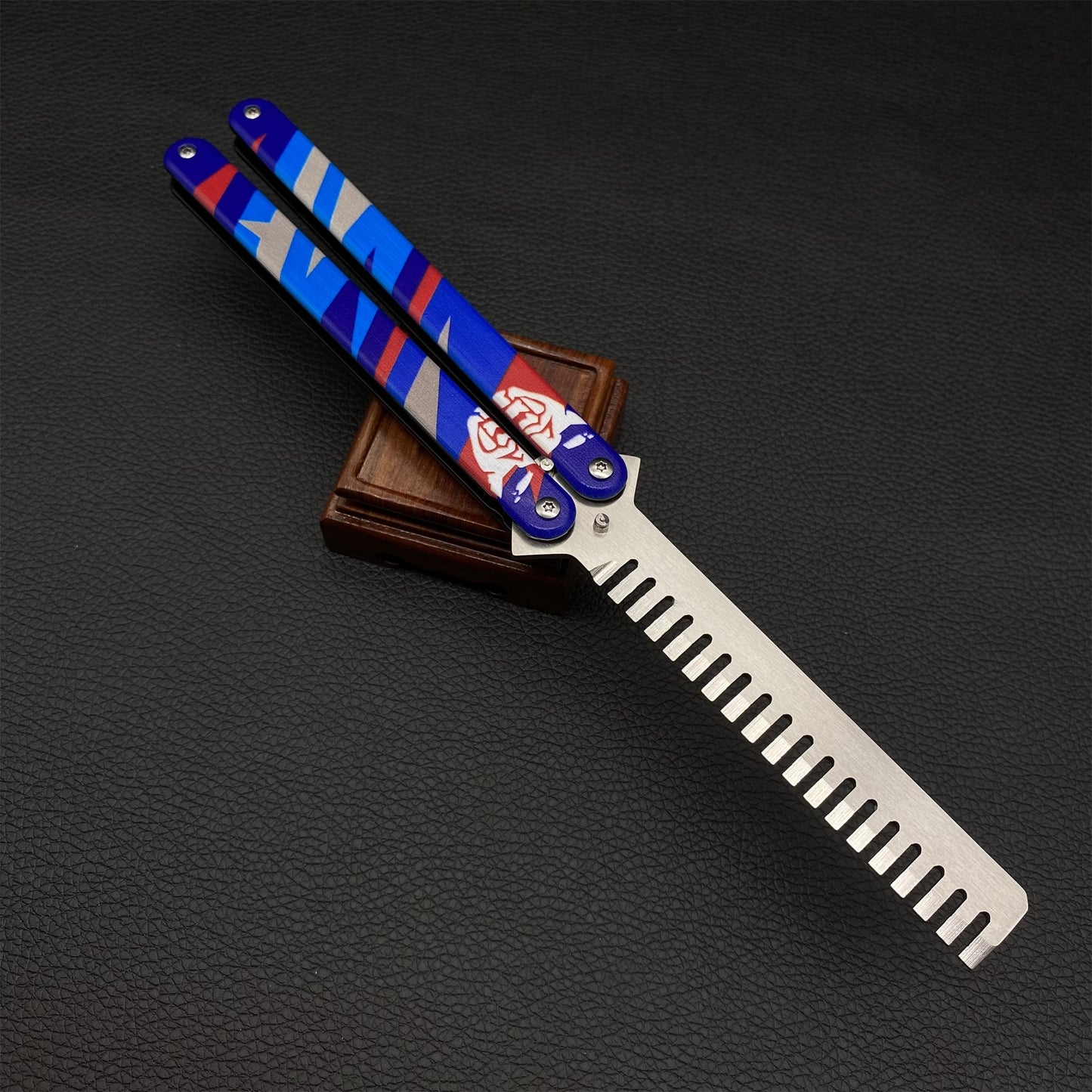 Yoru Comb Metal Replica Special Offer