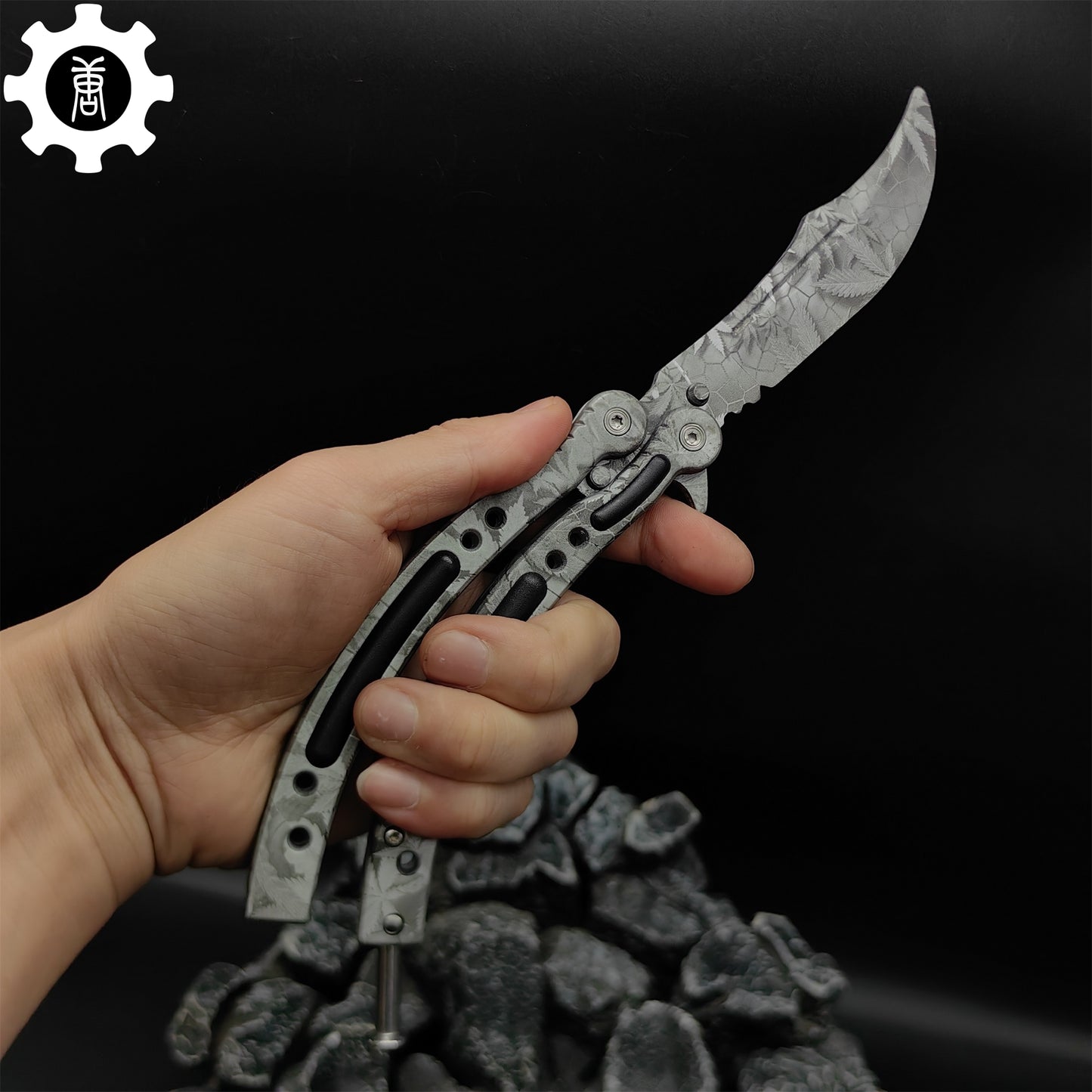 Game Butterfly Knife Maple Leaf Balisong