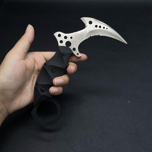 Re8 Chris Karambit Blunt Blade Metal Replica