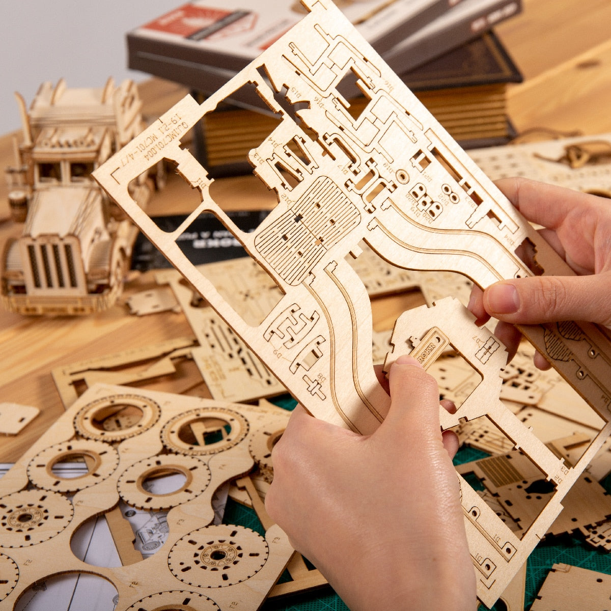 ROKR 3D Puzzle Rotatable 3D Globe Laser Cutting Wooden Building Toy Kit 